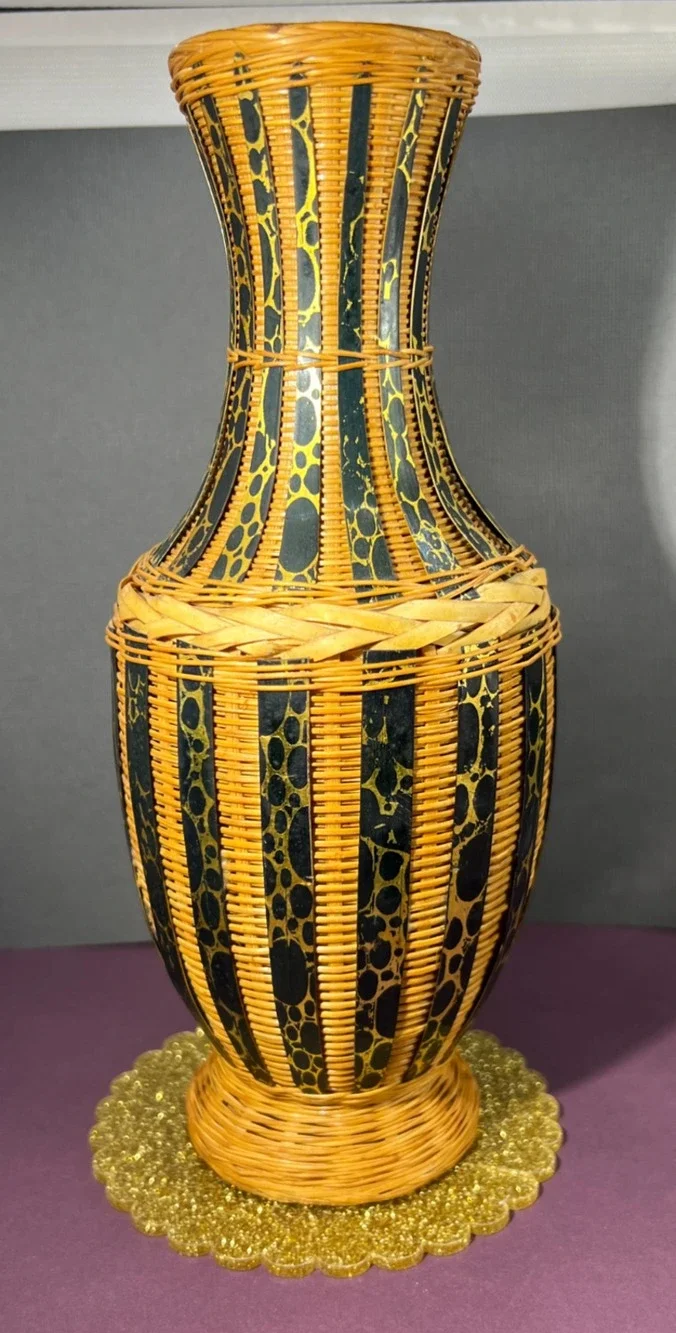 Vtg Wicker Vase Garden Path Design